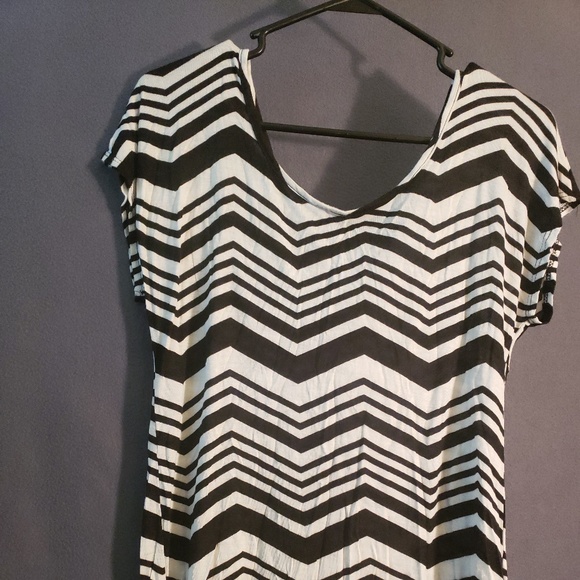 Womans Blouse - Picture 2 of 4